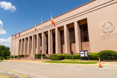 Austin, Teksas - ABD - 19 Haziran 2025: Teksas Eyalet Kütüphanesi ve Arşiv Komisyonu Binası Austin, Teksas, ABD.