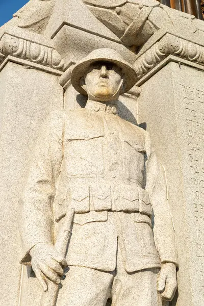 Danville, Illinois - ABD - 10 Ağustos 2025: Heykeltıraş Lorado Taft 'ın tarihi Zafer Anıtı, 1919' da Danville, Illinois, ABD 'de dikildi..