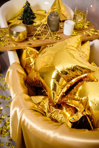 Nyårsinredning Rummet Gyllene Färg Begreppet Semester Och Festlig Design Inredning — Stockfoto
