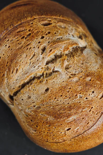 Смачний Свіжий Житній Круглий Хліб Темному Тлі Хрусткий Свіжий Хліб — стокове фото