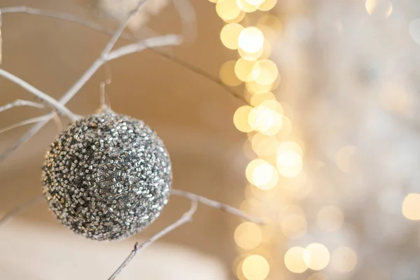 White Christmas Tree Decorated Silver Plastic Toys Bright Festive Decoration — Stock Photo, Image