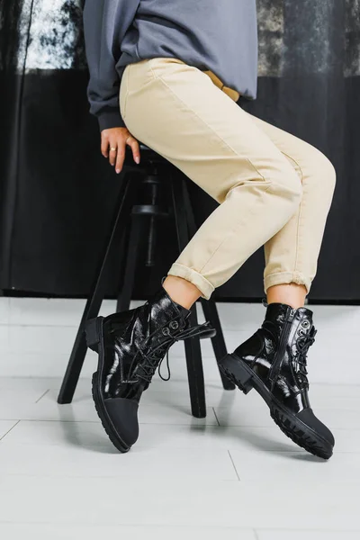 Bottes Élégantes Cuir Pour Femmes Mode Bottes Pour Femmes Noires — Photo