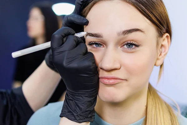 Ögonbrynsmarkering Innan Permanent Makeup Permanent Makeup Ögonbryn Märkning Med Vit — Stockfoto