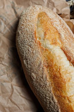 Mayasız kokulu tahıl ekmeği. Ekmek ve ekşi ekmek. Buğday ekmeği