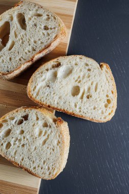 Lezzetli tam tahıllı ekmek. Taze ekmek yap. Ev yapımı pişirme..