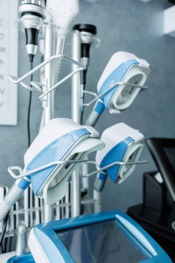 Vücudun lazer epilasyonu için modern bir cihaz. Saç temizleme aygıtı.