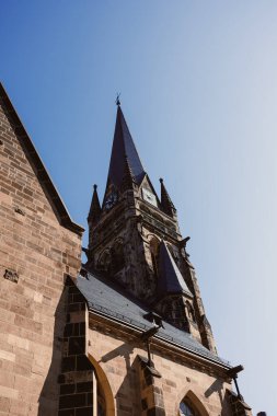 Eski şehir binaları. Eski tuğla kilise. Katolik katedrali taştan yapılmıştır..