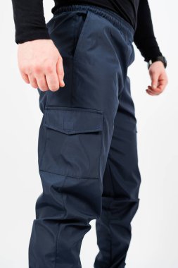 Rahat kargo pantolonlarımızı keşfedin. Açık hava, günlük geziler ve günlük giysiler için ideal. Birden fazla ceple, dayanıklılık ve stili her durum için birleştirirler.