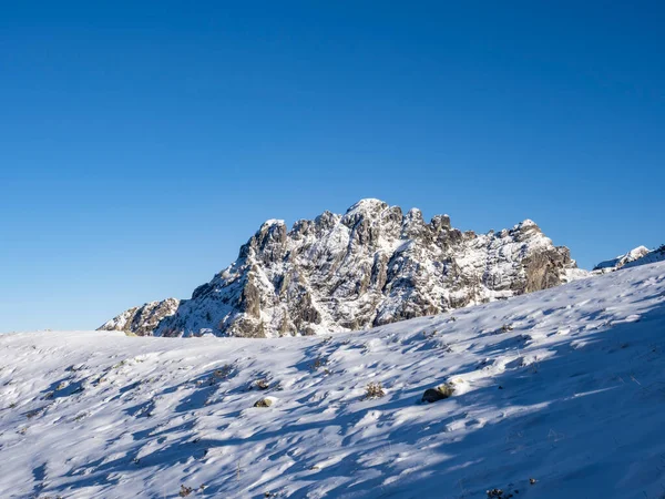 意大利阿尔卑斯山的雪景 — 图库照片