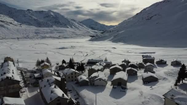 Зимовий Вид Озера Монтесплуга Італійських Альпах — стокове відео