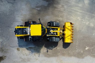 Bir buldozerin üst görüntüsü