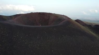 Etna kraterlerinin hava görüntüsü