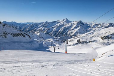 Gressoney Kayak Tesisindeki kablolu araba.