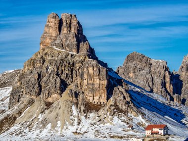 Dolomite bölgesinde Sextenstein Dağı
