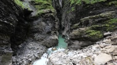 İsviçre Alplerinde Viamala Kanyonu