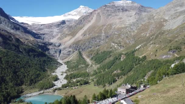 Bernina Vörös Vonata Svájci Alpokban — Stock videók