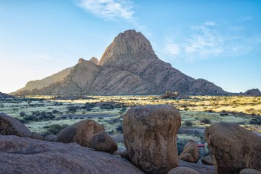 Namibya 'nın Spitzkoppe bölgesinde gün batımı