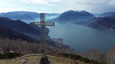 Camaggiore Alp 'ten Como Gölü' nün havadan görünüşü