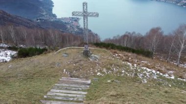 Camaggiore Alp 'ten Como Gölü' nün havadan görünüşü