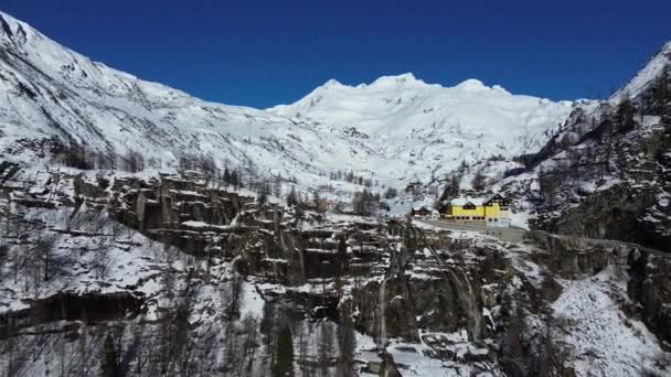 Krajobraz Wodospadu Toce Alpach Włoskich — Wideo stockowe