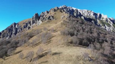 Valsassina 'daki Grigna meridionale dağının manzarası