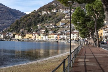 Domaso Gölü 'nün Yolu