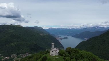 Como Alpleri 'ndeki San Zeno Hermitage manzarası