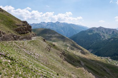 Fransa 'daki Col de la Bonette yolunun manzarası