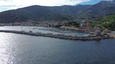 Elba Adası 'ndaki Marciana Marina Kasabası