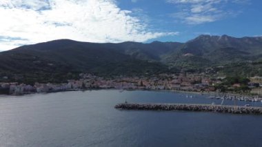 Elba Adası 'ndaki Marciana Marina Kasabası