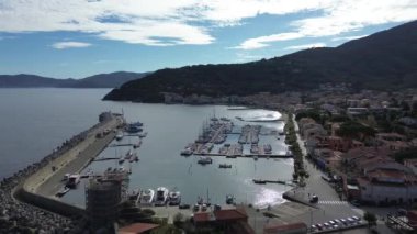 Elba Adası 'ndaki Marciana Marina Kasabası