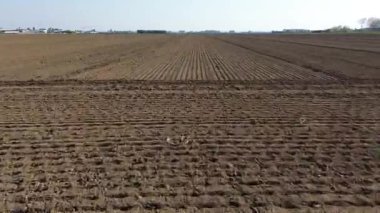 İHA 'nın sürdüğü tarlada uçuş