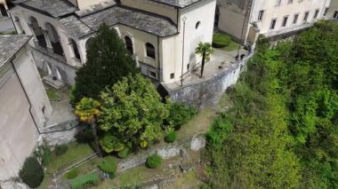 Varallo Sesia 'nın Sacro Monte' sinin hava görüntüsü