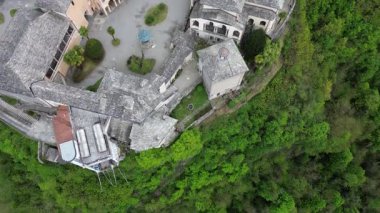 Varallo Sesia 'nın Sacro Monte' sinin hava görüntüsü