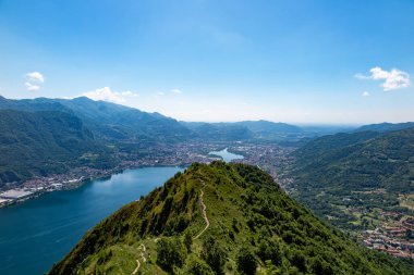 Barro Dağı 'ndan Adda Nehri Vadisi manzarası