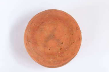 Beyaz arka plan üzerinde izole kil Kupası 