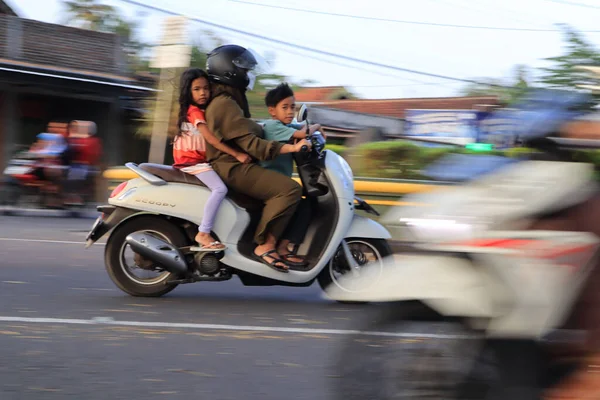 Motorradfahrer Auf Straße Thailand Unterwegs — Stockfoto