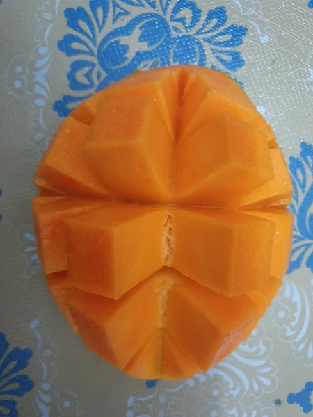 Close Van Een Verse Rijpe Mango Fruit — Stockfoto