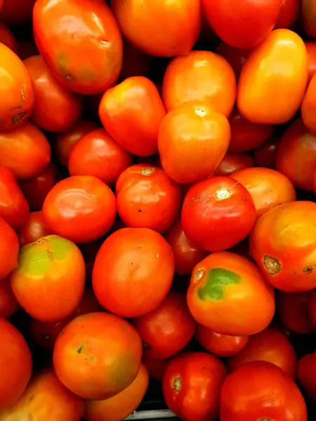 red tomatoes in the market