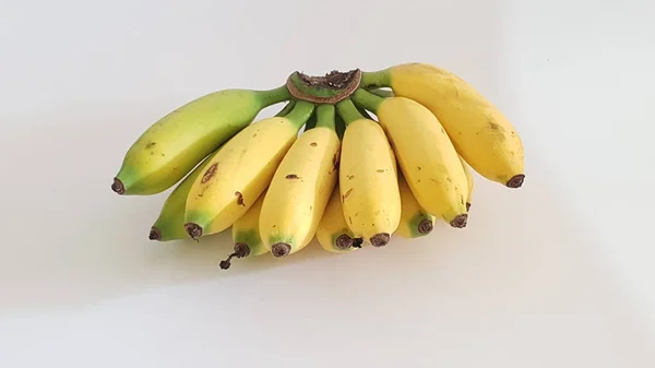 Racimo Plátanos Sobre Fondo Blanco — Foto de Stock