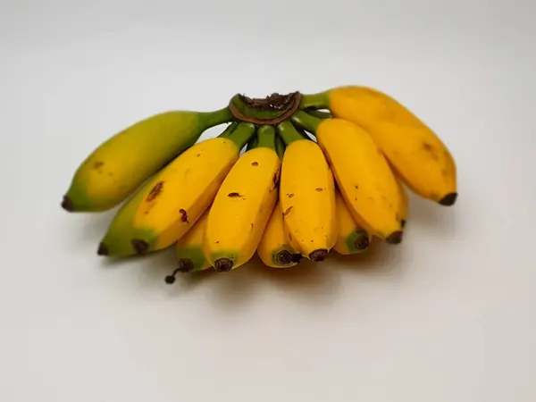 Куча Бананов Белом Фоне — стоковое фото