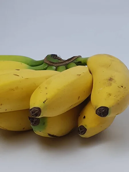 Hromada Banánů Bílém Pozadí — Stock fotografie