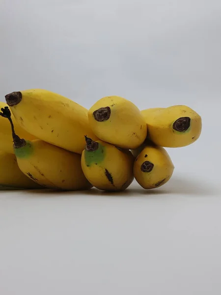 白色背景的一堆香蕉 — 图库照片