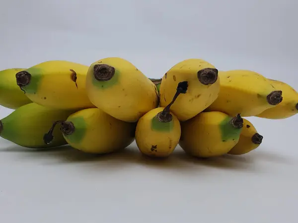 Куча Бананов Белом Фоне — стоковое фото