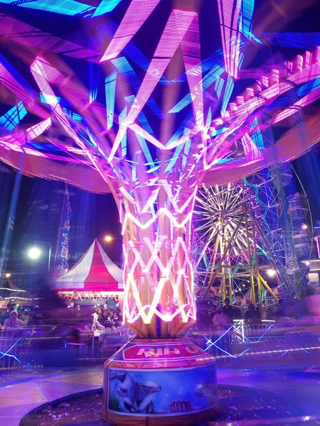 Karusell Nöjesparken — Stockfoto