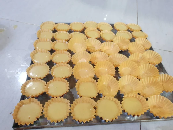 Moldes Silicone Amarelo Para Assar Cupcakes Cozinha — Fotografia de Stock