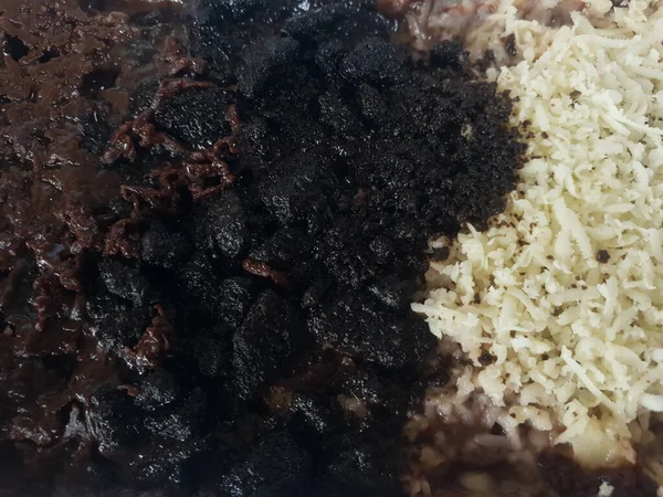 Geschmolzene Brownies Mit Käse Bestreut Schokolade Köstlich Auf Dem Hintergrund — Stockfoto
