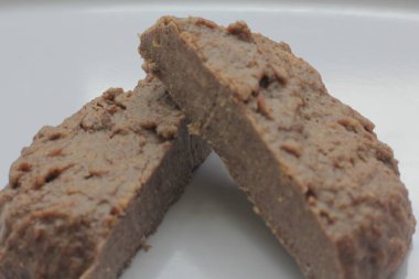 Sağlıklı bir kahvaltı için tam tahıllı bisküvi.