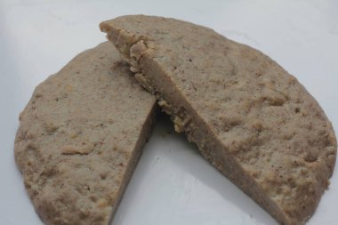 Sağlıklı bir kahvaltı için tam tahıllı bisküvi.