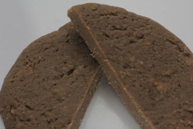 Sağlıklı bir kahvaltı için tam tahıllı bisküvi.